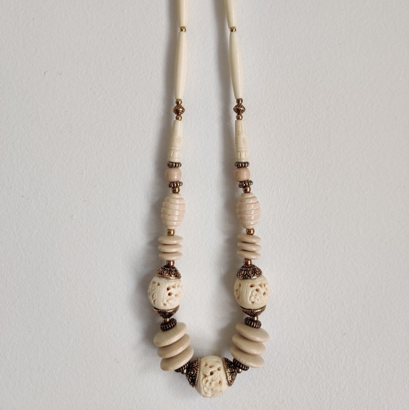 Artisan Vintage carved bone and wood long necklace new with tag - Picture 3 of 11